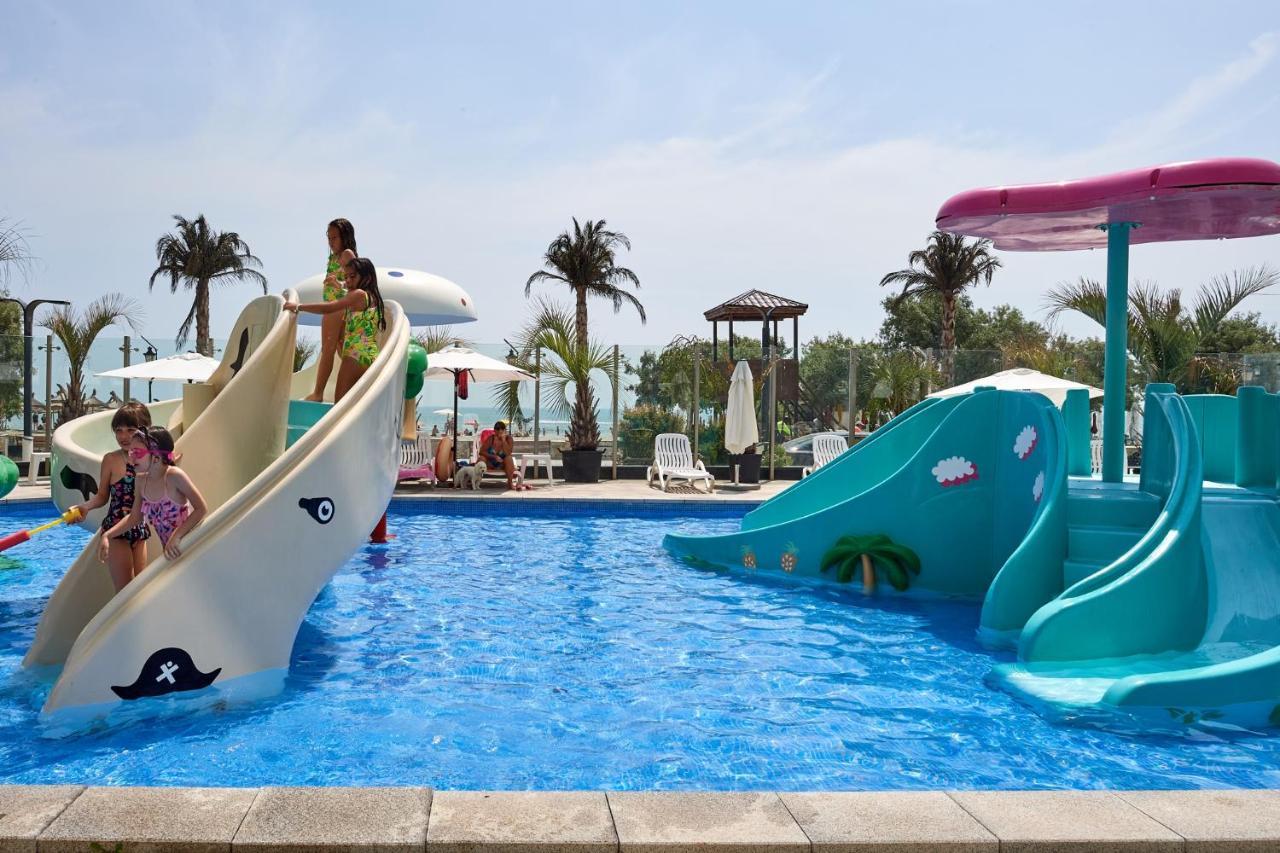 Sunrise Aparthotel Pool & Spa Mamaia Nord Năvodari المظهر الخارجي الصورة